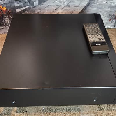 Immagine Sony Sony SCD-CE595 5-disc carousel CD and SACD (Super Audio CD) changer 2004 - Black - 6
