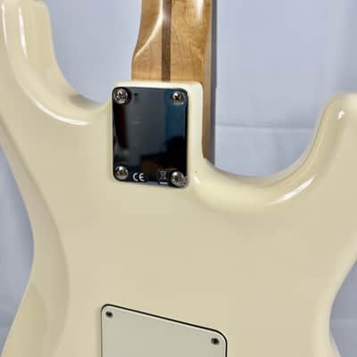 Fender Stratocaster Left Handed MIM Mexico 2011 - Cream image 21