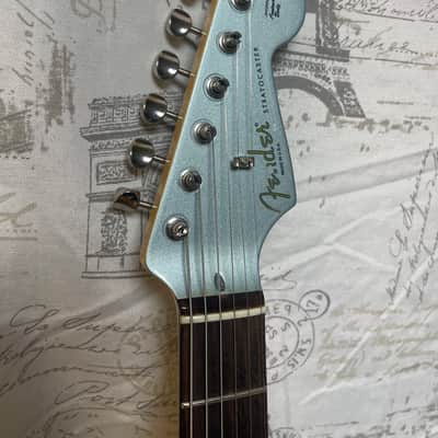 2005 Fender FSR Deluxe Vintage Player ‘62 Stratocaster Ice Blue Metallic Thin Skin Lacquer Matching Headstock 22 Frets Wildwood Spec ARVI Reissue RARE! image 2