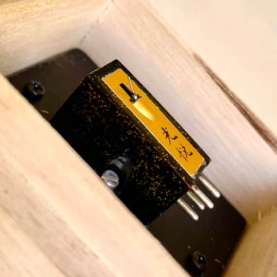 Koetsu Urushi Black MC Phono Cartridge, Samarium cobalt magnet, Silverplated Copper Coil, Boron Cantilever image 6