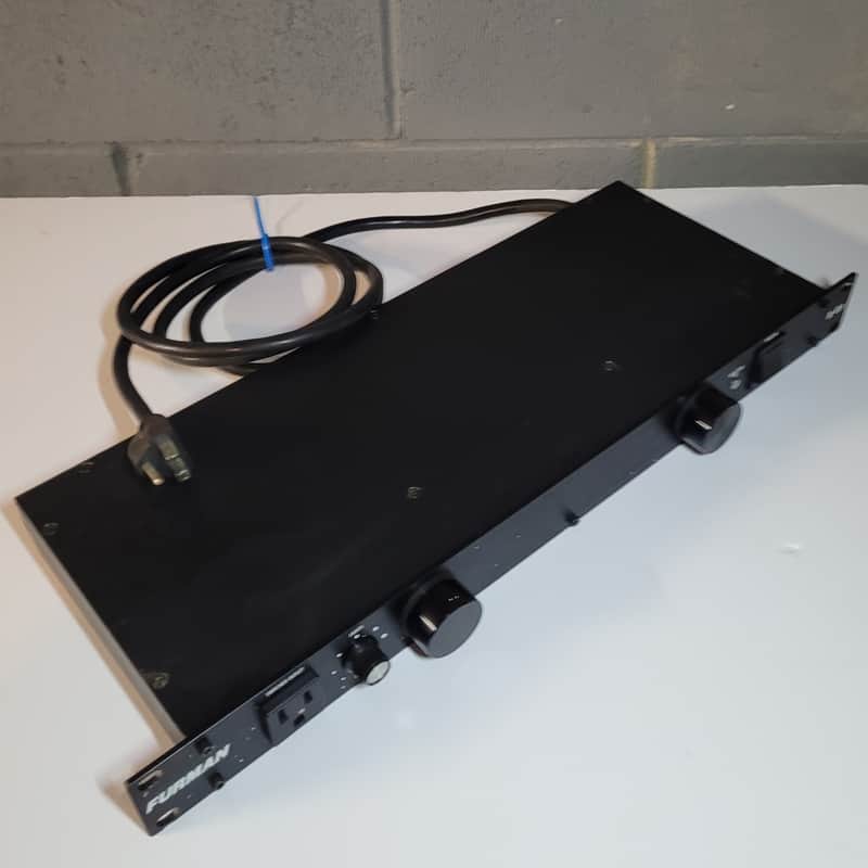 Furman M-8Lx Power Conditioner with Lights 2010s - Black image 1