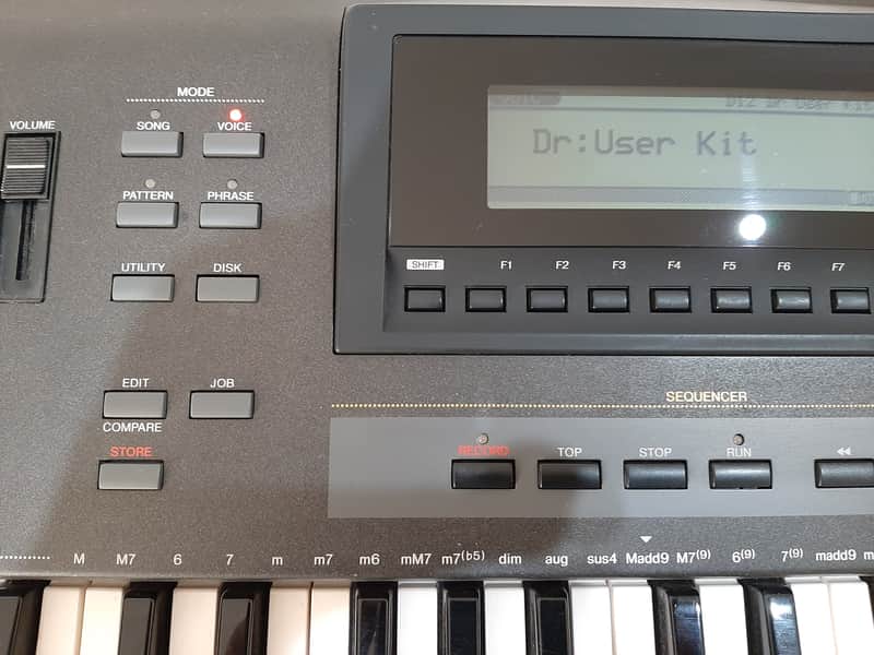Yamaha QS-300 1995 - Black image 1