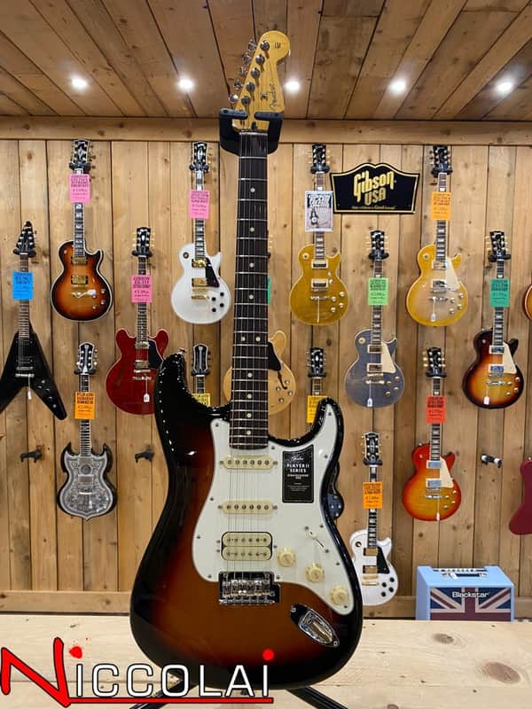 Fender Player II Stratocaster HSS, Rosewood Fingerboard, 3-Color Sunburst