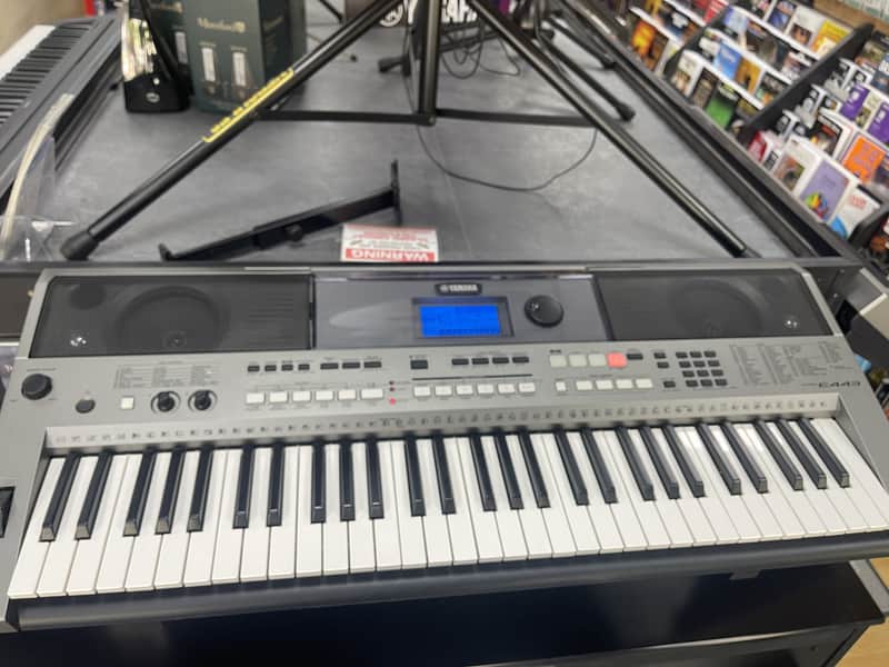 USED Yamaha PSR-E443 touch responsive digital keyboard image 1