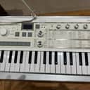 Korg microKORG-S 37-Key Synthesizer/Vocoder 2022 White with Gig Bag