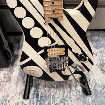 EVH Striped Series "Circles/See Ya" 2024 - Present - Satin Black/White image 3