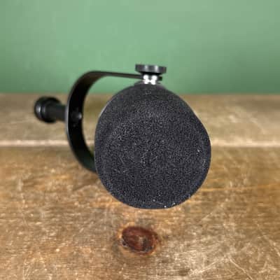 Shure MV7X Cardioid Dynamic Podcast Microphone 2020 - Present - Black image 4