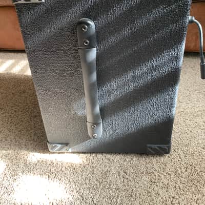 Euphonic Audio EA Wizzy 10 250W 4 Ohm 1x10" Bass Speaker Cabinet image 2