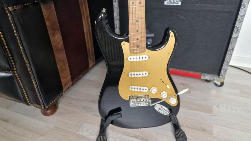 FENDER Stratocaster Limited Edition Player Strat FSR Custom Shop Fat 50's Roasted Maple Neck NEW image 1