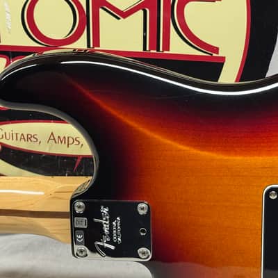 Fender American Standard Stratocaster Guitar with Case 2013 - 3-Color Sunburst / Maple neck image 12