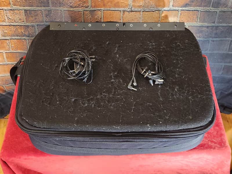 Unbranded Powered Pedalboard w/ Power Supply & Cables image 1