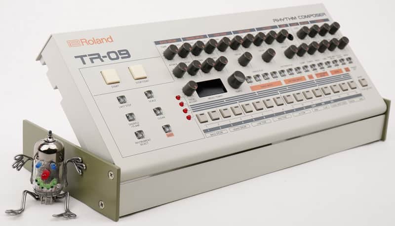 Roland TR-09 Boutique Rhythm Composer + Decksaver + Neuwertig + 1,5J Garantie image 1