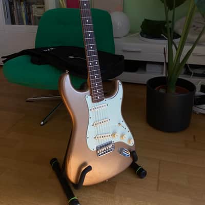 Fender Vintera Road Worn '60s Stratocaster 2020 - 2021 Firemist Gold image 12