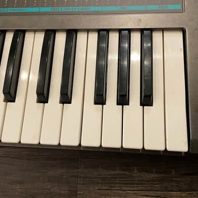 Korg Poly-800 Analog Synth Keyboard - Needs Service + Battery - See Description image 2