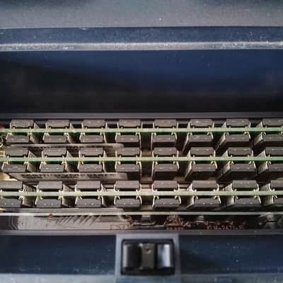 Korg Triton Extreme 61-Key/ MOSS/ 96 MB ram/ 4GB CF image 2