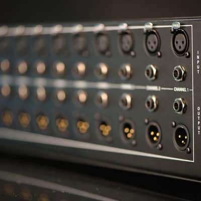 Rupert Neve Designs R10 10-Slot Powered 500 Series Rack image 3