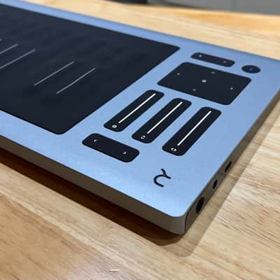 ROLI Seaboard RISE 2 (Platinum Blue) 49-Key + Equator2 + Soft Case image 4
