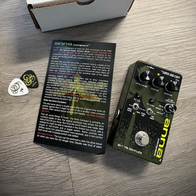 Wren & Cuff x Claudio Sanchez - The ANNA Compact Fuzz / Overdrive image 4