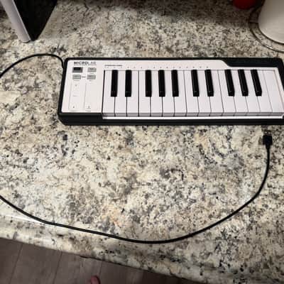 Arturia MicroLab 25-Key MIDI Controller 2019 - Present - Black image 10