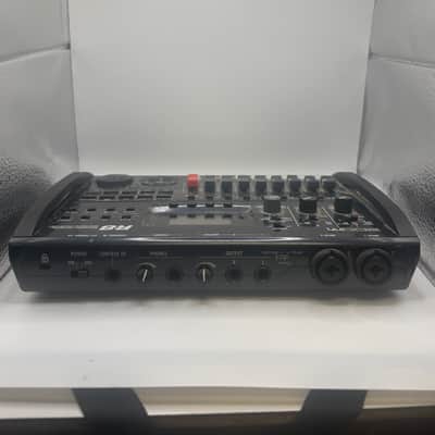 Zoom R8 Recorder: Interface: Controller: Sampler 2010s - Black image 4