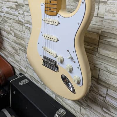 Fender Standard Stratocaster® (Upgrade) (2006-2008), Maple Fingerboard, Arctic White with Fishman Fluence Stratocaster Loaded Pickguard - White with Battery Pack and Hard Case image 10