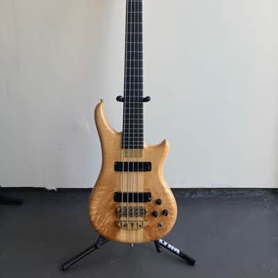 Alembic Essence 5 image 1