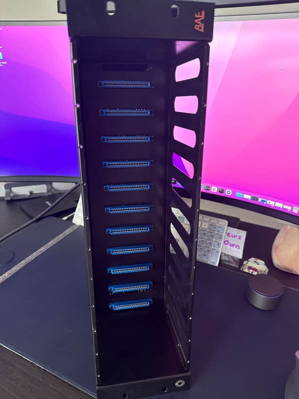 BAE 11-Space 500 Series Rack with PSU 2010s - Black image 1