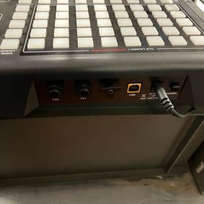 Akai APC40 2010s - Black image 4