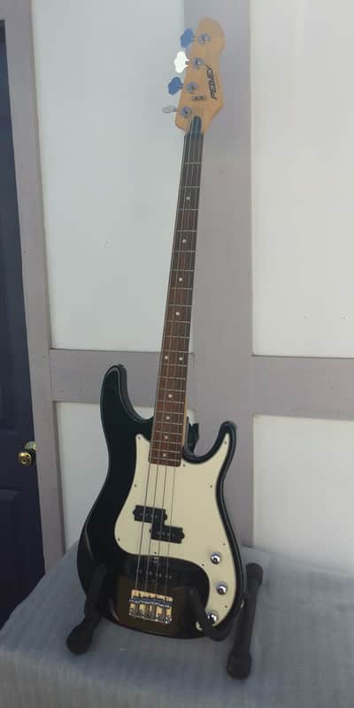 Peavey 1990's Crafted In USA Black Finish Forum Bass Guitar & Case - Looks/Plays/Sounds Excellent! image 1