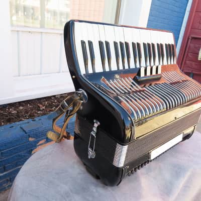 CASTELFIDARDO by B. BURINI 120 BASS ACCORDION CLEAN MODEL 274 maybe needs a little work image 3