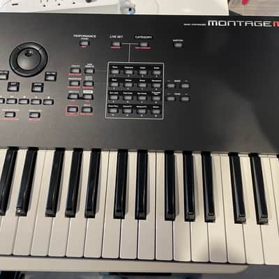 Yamaha Montage M7 76-Key Synthesizer image 2