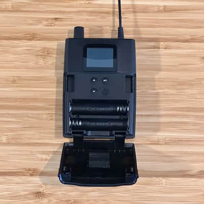 Sennheiser XSW IEM SET (A) Wireless In-Ear Monitoring System – Like New imagen 10