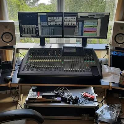 Custom studio desk image 6