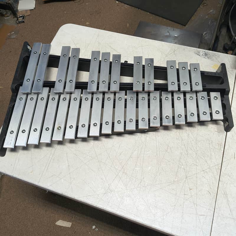 Musser M65 xylophone, 2-1/2 octave bells, with mallets Bild 1