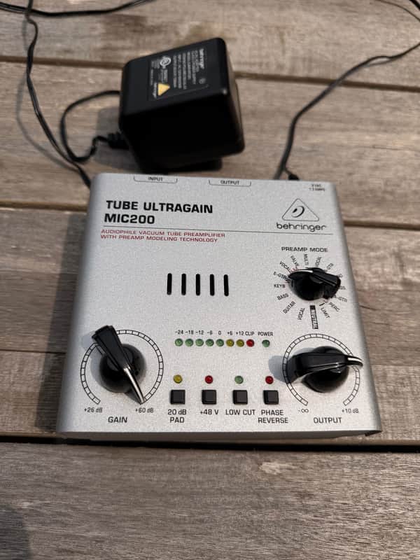 Behringer Tube Ultragain MIC100 Vacuum Tube Preamp with Limiter