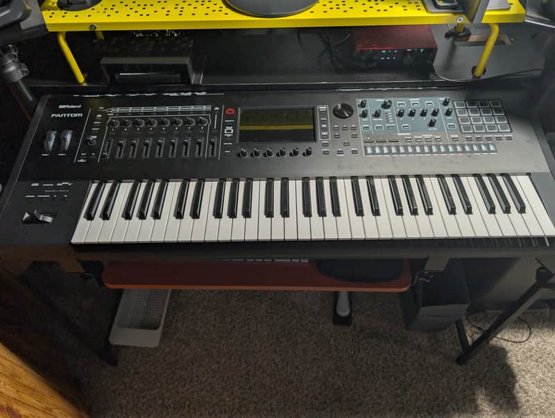 Roland Fantom 6 61-Key Workstation Keyboard (2024) Pristine Condition image 1