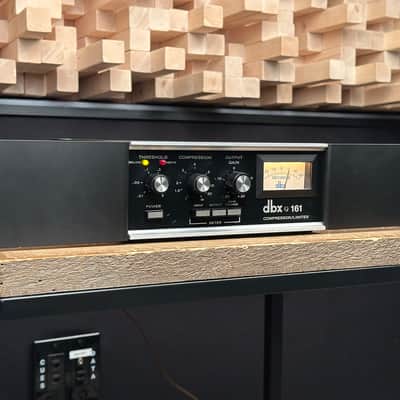 dbx 161 Compressor / Limiter. DBX161. Same as DBX160 VU 160. Rack ears. Great! image 2