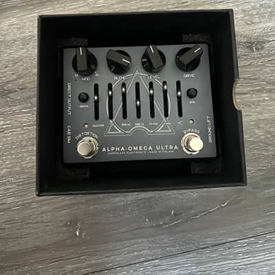 Darkglass Alpha Omega Ultra Dual Bass Preamp & Overdrive Pedal Alpha·Omega Ultra 2017 - Black finish with white/grey graphics image 1