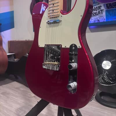 Fender American Professional Telecaster with Maple Fretboard 2017 - 2019 - Candy Apple Red image 4