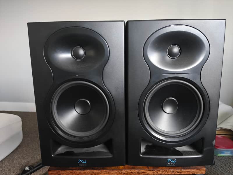 Kali Audio LP-6 Studio Monitor image 1