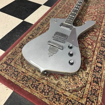 J. Robert Custom Guitars Iceman Paul Stanley