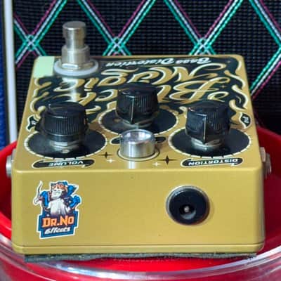 Dr NO Effects BLACK MAGIC BASS DISTORSION  Signed for “Big Al”  Founder of Al’s Music Factory by Roel Aben  2005 image 6