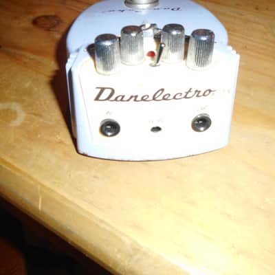 Danelectro Dan Echo 2000s - Lavender image 3
