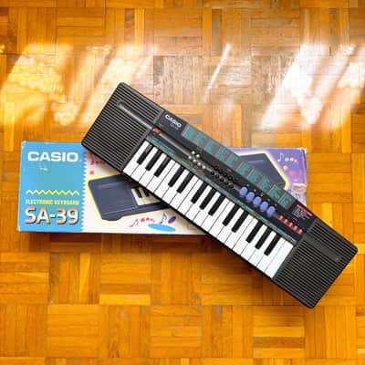 Casio SA-39 Tone Bank (Taiwan, 1997) - Vintage 32-Keys Mini Keyboard Synthesizer with original Box! Rare! image 2