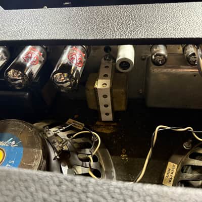 Fender Vibrolux Reverb 2-Channel 35-Watt 2x10" Guitar Combo 1970 - 1980 - Silverface image 8