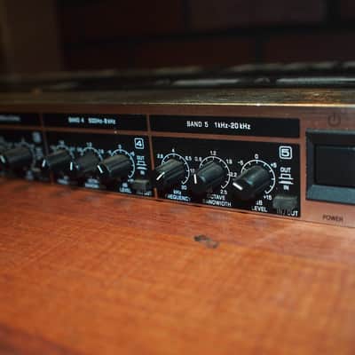 BEHRINGER ULTRA-Q PRO 5 Band Parametric Equalizer EQ Notch Filter PEQ 2200 image 3