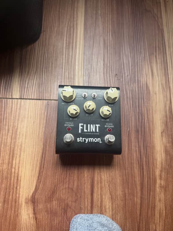 Strymon Flint Reverb and Tremolo V1 2012 - 2022 - Black with White Knobs image 1