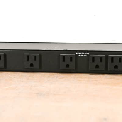 Furman M-8x2 8-Outlet Power Conditioner CG013ZZ image 7
