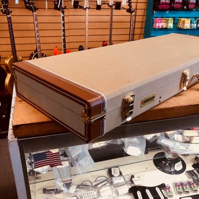 Road Runner Tweed Rectangle case w/Key image 2