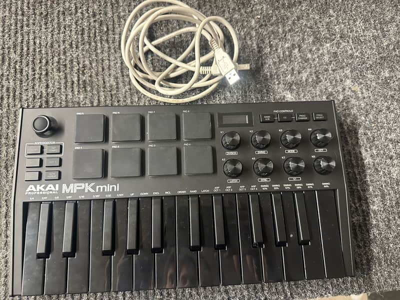 Akai MPK Mini 25-Key MIDI Controller 2012 - 2014 - Black image 1